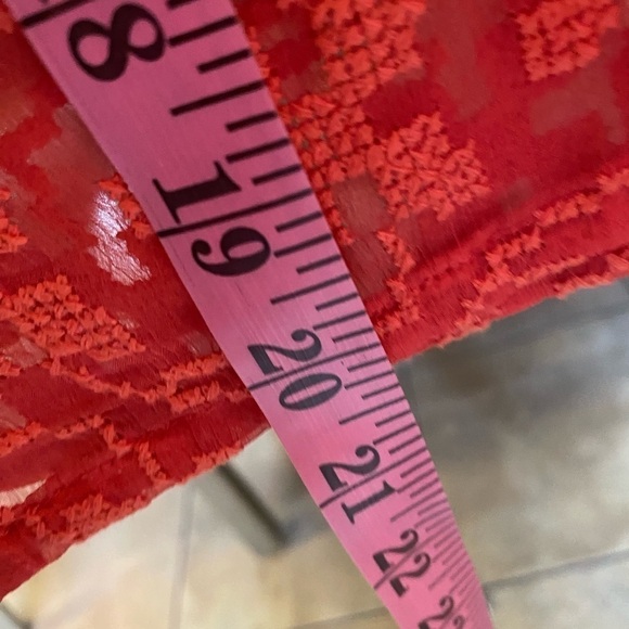 Chelsea 28 | Embroidered/Broderie | Red/ Orange | Cropped | Tank | Size:XS - Picture 15 of 15